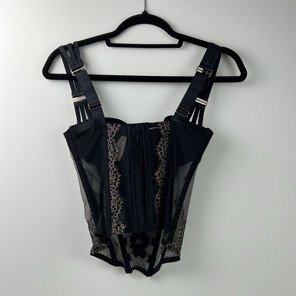 NWT Victoria's Secret Black Pink Chantilly Lace Corset Bustier Size 34C - Picture 2 of 10